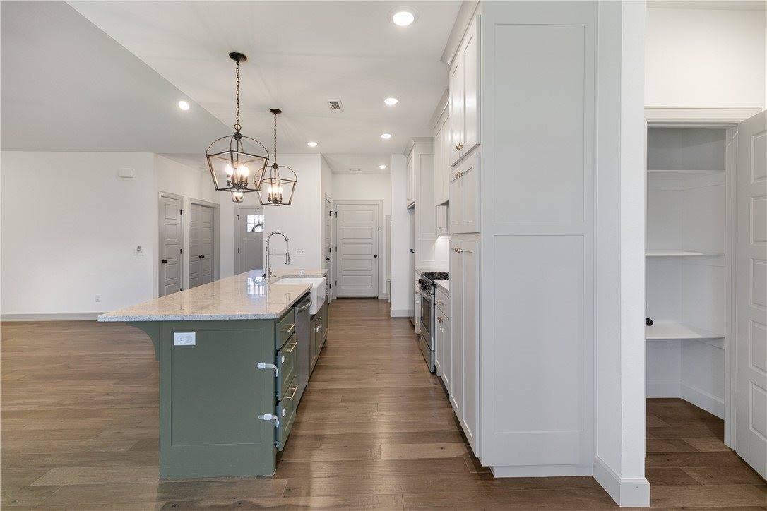 1001 Laux Lane, Pea Ridge, AR 72751