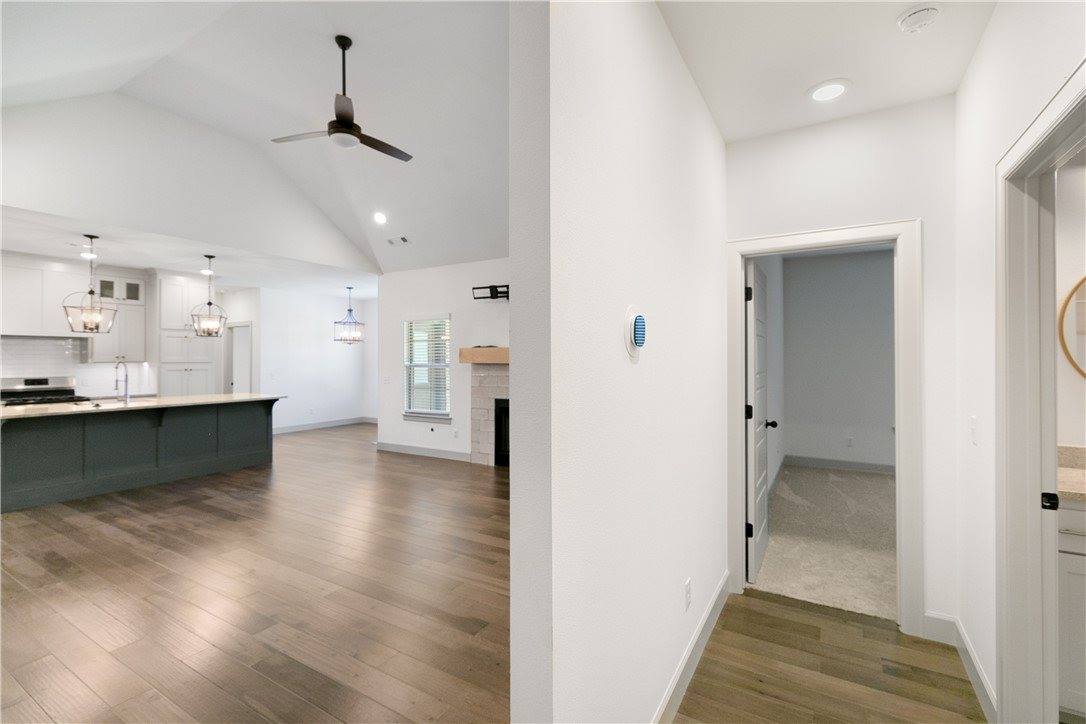 1001 Laux Lane, Pea Ridge, AR 72751