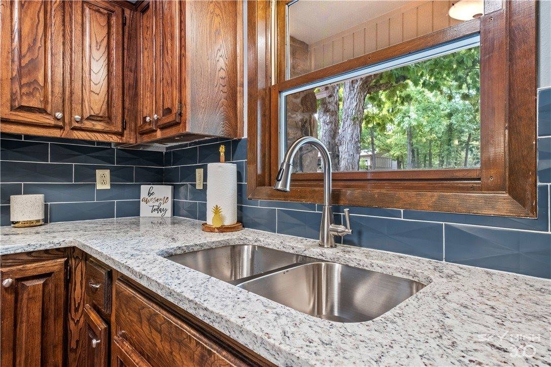 9 August Lane, Bella Vista, AR 72715