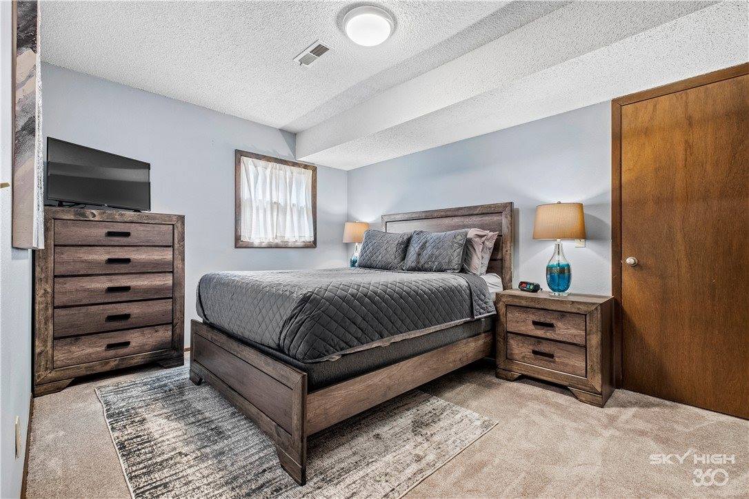 9 August Lane, Bella Vista, AR 72715