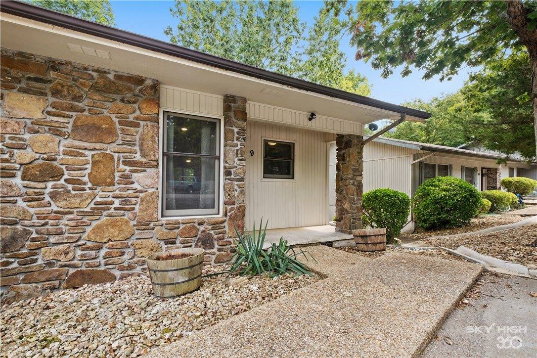 9 August Lane, Bella Vista, AR 72715