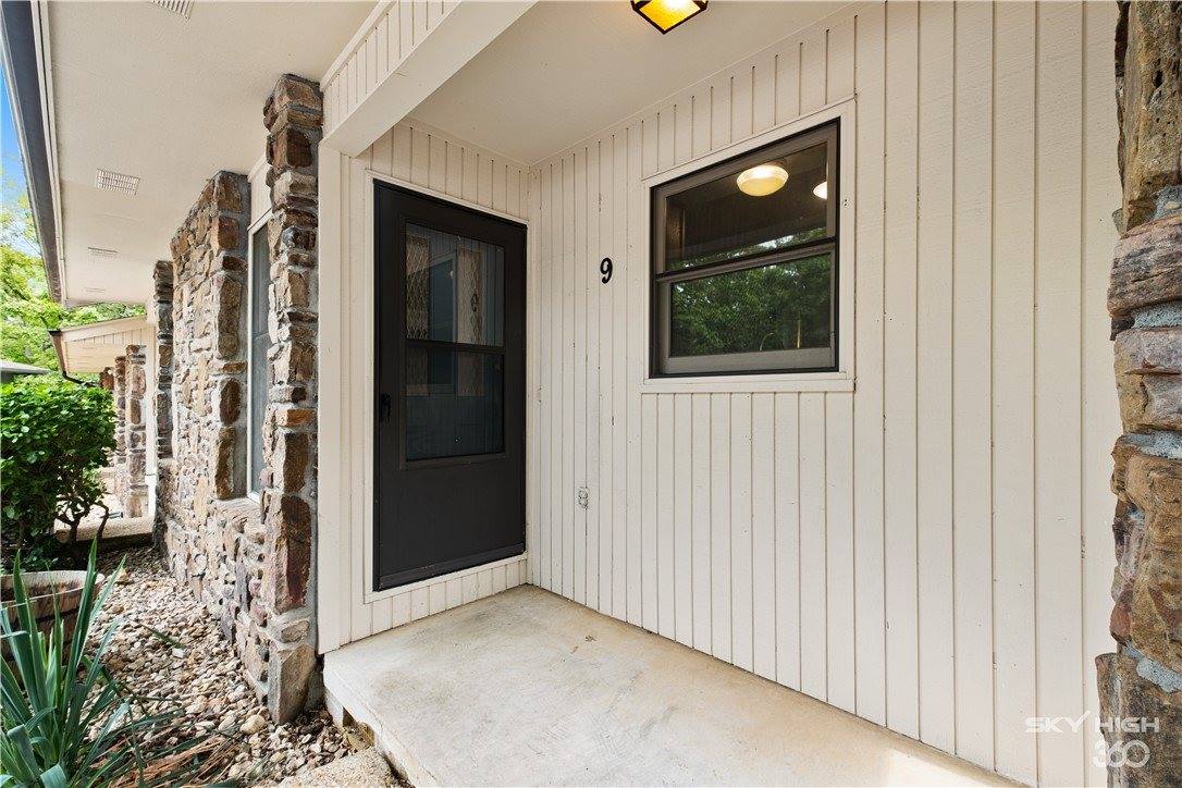 9 August Lane, Bella Vista, AR 72715