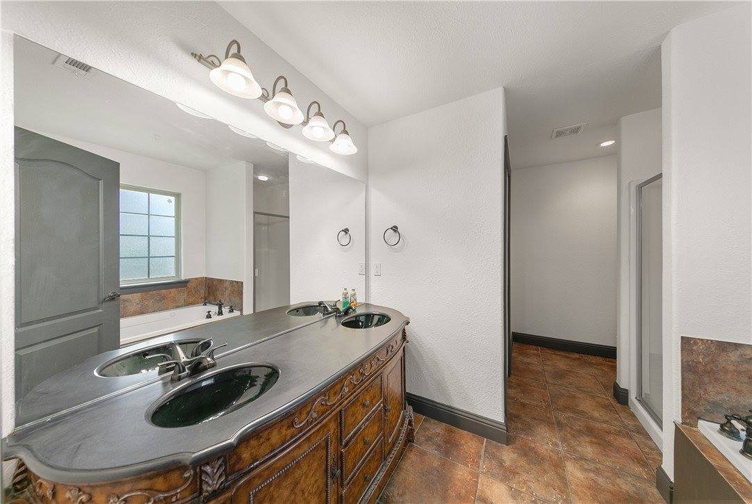 3 Rhonda Lane, Bella Vista, AR 72715