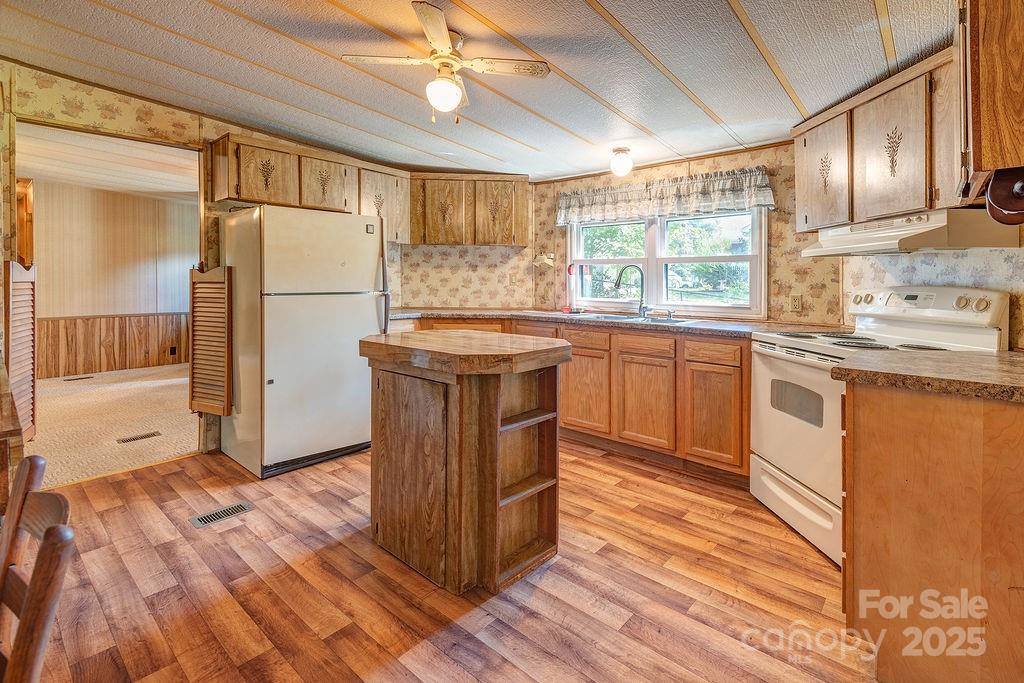 206 Mountain View Road, Asheville, NC 28805