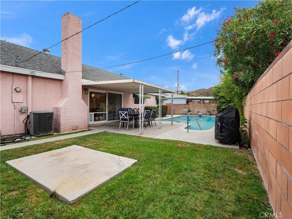 27927 Honeycomb Drive, Saugus, CA 91350