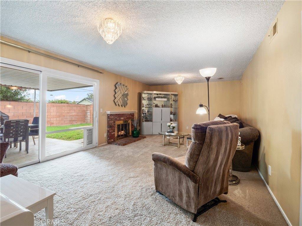 27927 Honeycomb Drive, Saugus, CA 91350