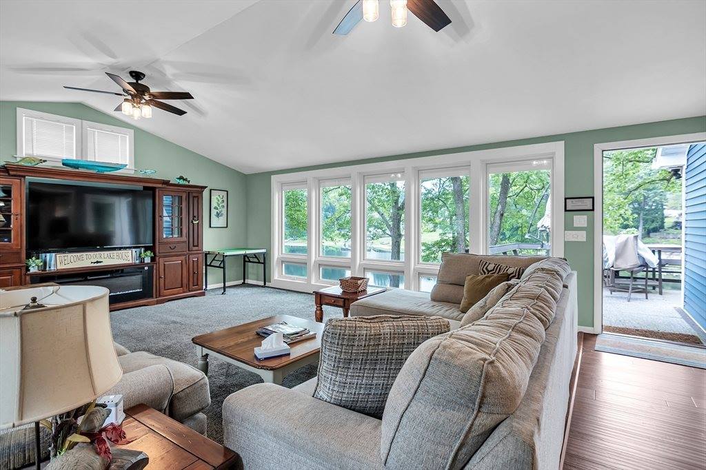 105 Lakeview, Southwick, MA 01077