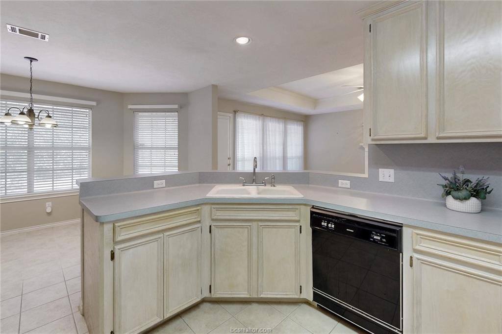 5901 Sheffield Terrace Lane, Bryan, TX 77802