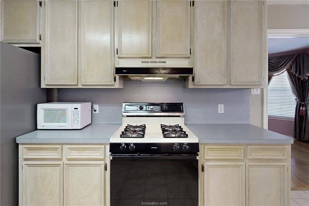 5901 Sheffield Terrace Lane, Bryan, TX 77802