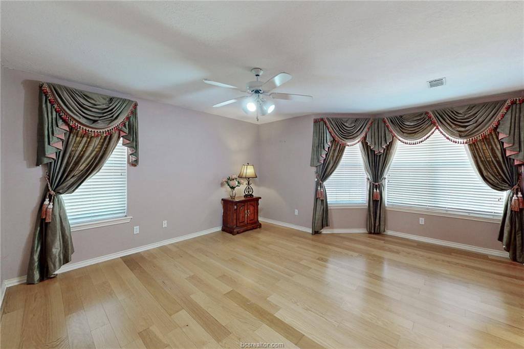 5901 Sheffield Terrace Lane, Bryan, TX 77802