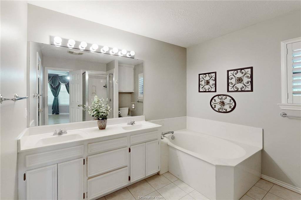 5901 Sheffield Terrace Lane, Bryan, TX 77802