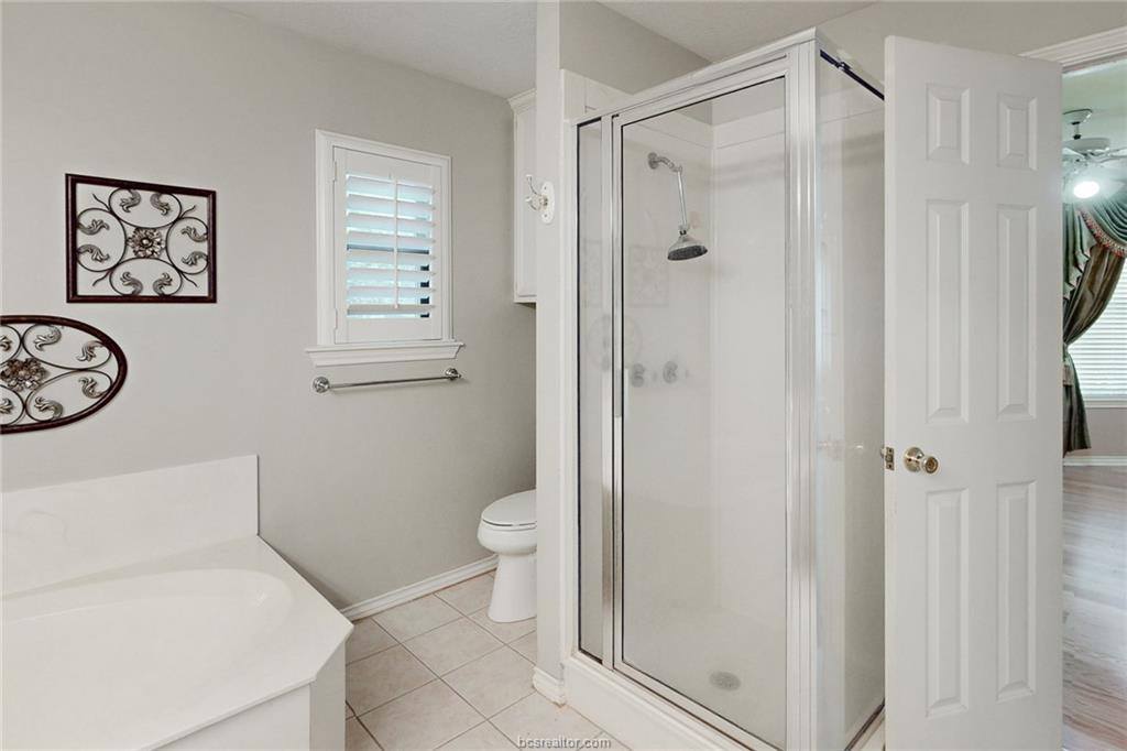 5901 Sheffield Terrace Lane, Bryan, TX 77802