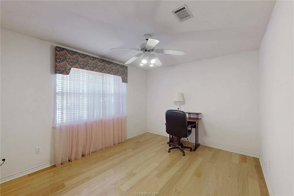 5901 Sheffield Terrace Lane, Bryan, TX 77802