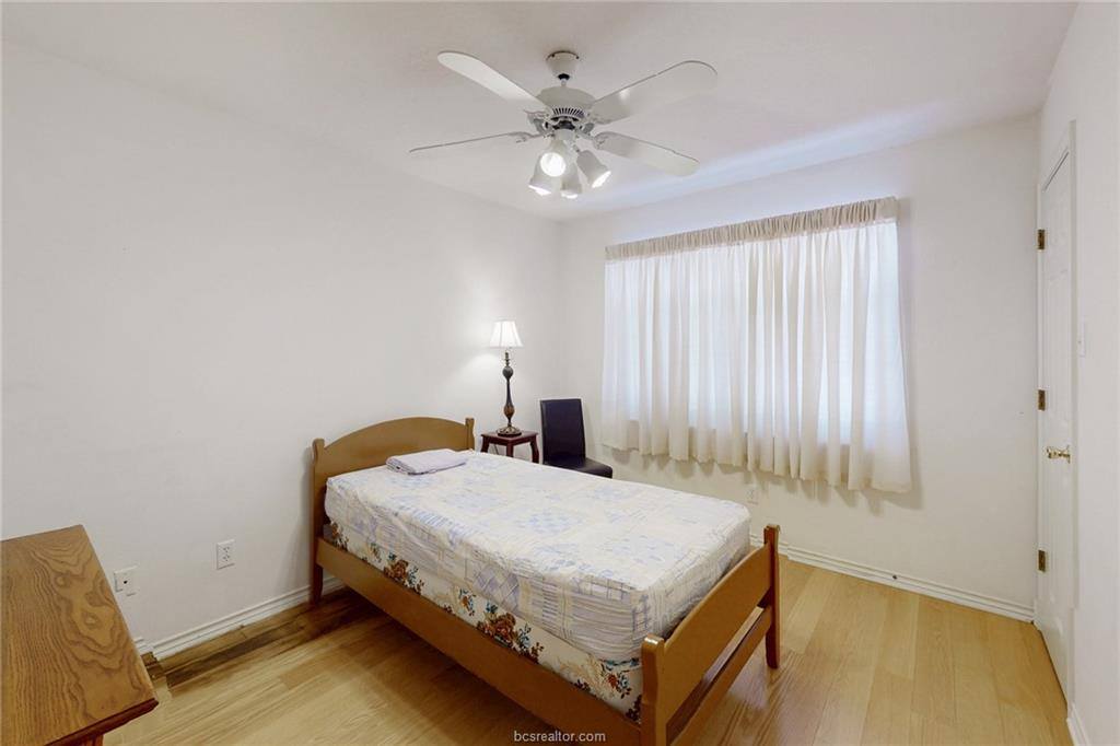 5901 Sheffield Terrace Lane, Bryan, TX 77802