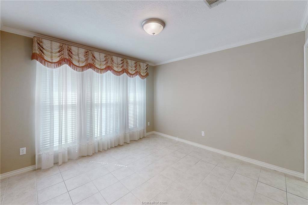 5901 Sheffield Terrace Lane, Bryan, TX 77802