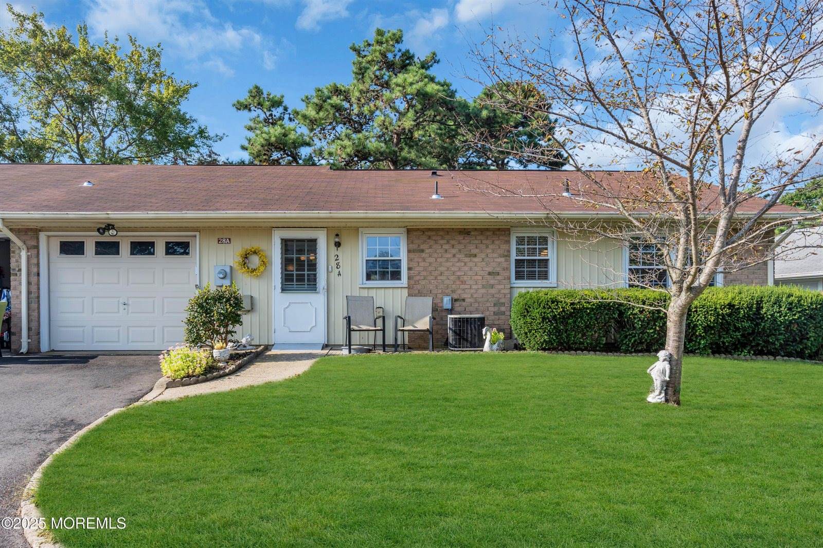 28A Yorkshire Court, Manchester, NJ 08759