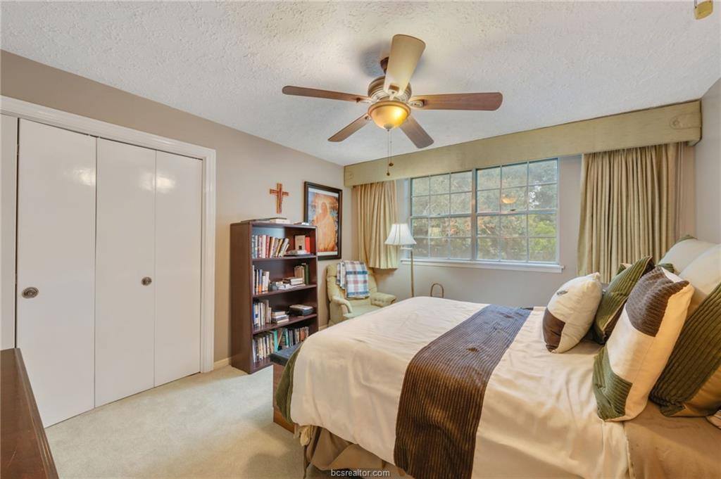 503 Calvert Street, Hearne, TX 77859