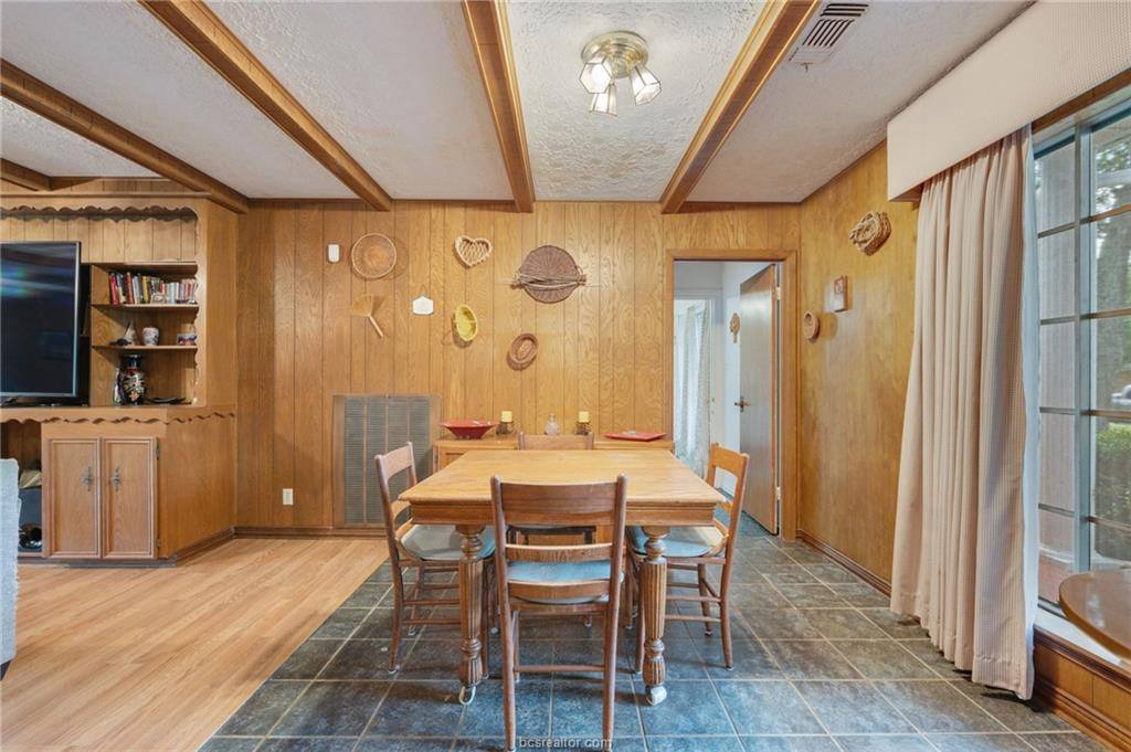 503 Calvert Street, Hearne, TX 77859