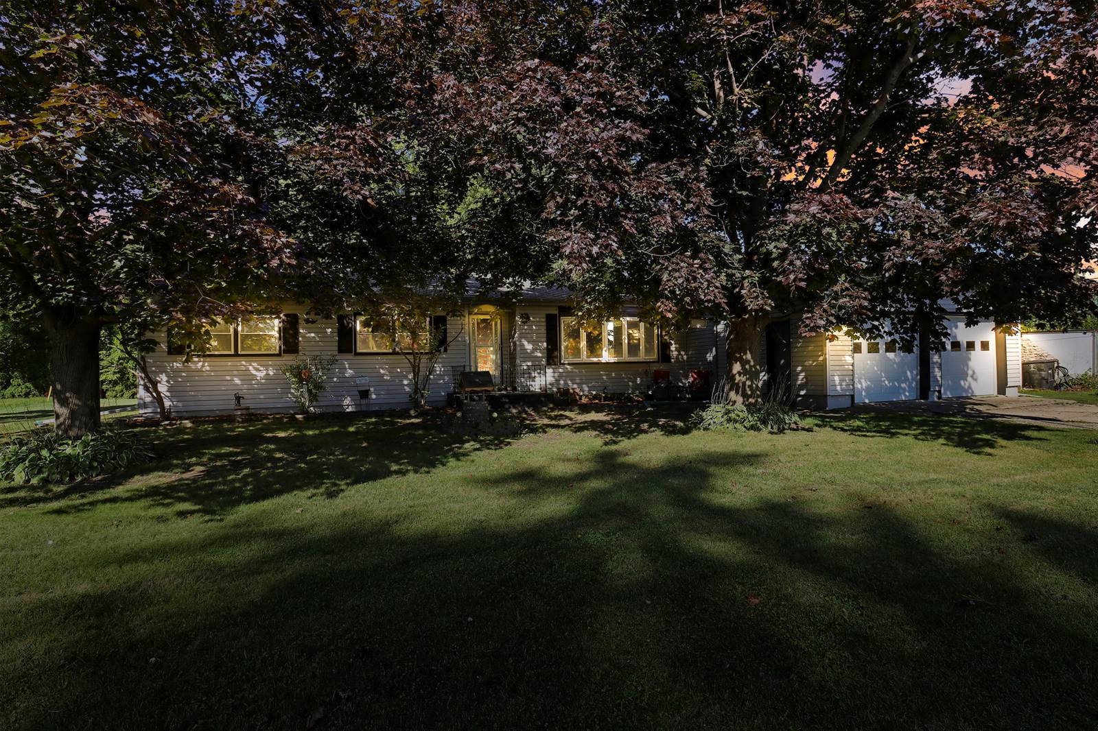 3320 Polk St, Kansaville, WI 53139