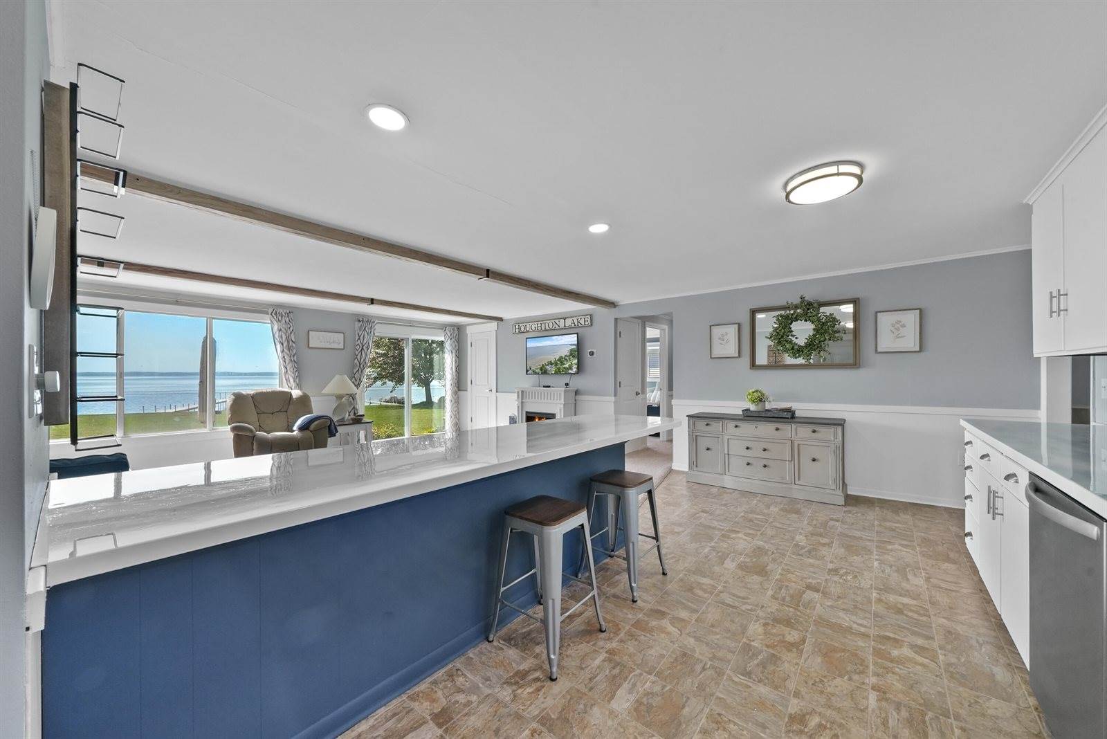 8589 East Houghton Lake Drive, Houghton Lake, MI 48629