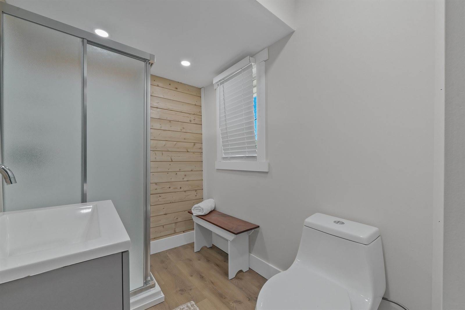 8589 East Houghton Lake Drive, Houghton Lake, MI 48629