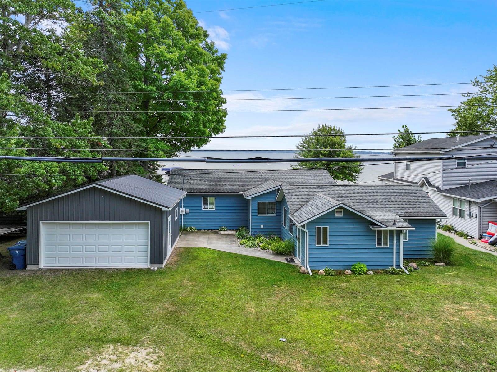 8589 East Houghton Lake Drive, Houghton Lake, MI 48629