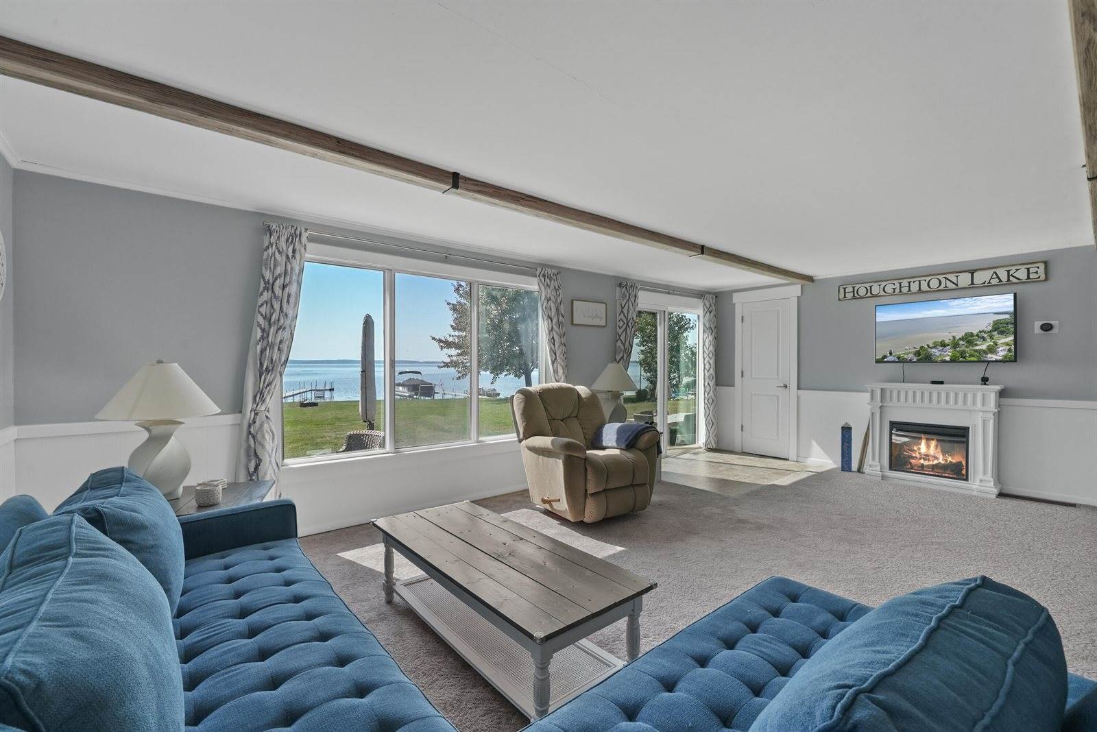 8589 East Houghton Lake Drive, Houghton Lake, MI 48629