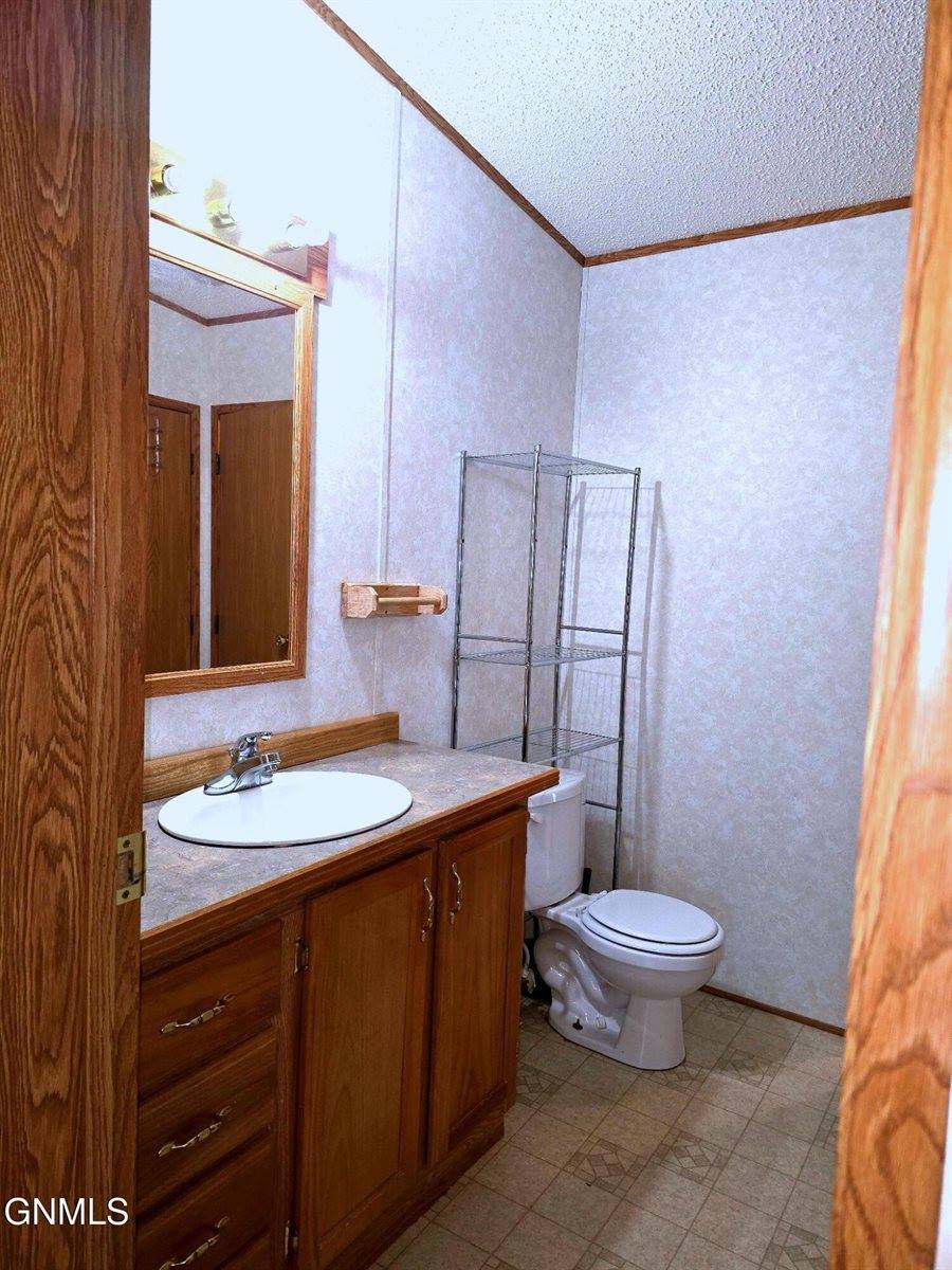 601 B Avenue East, Napoleon, ND 58561