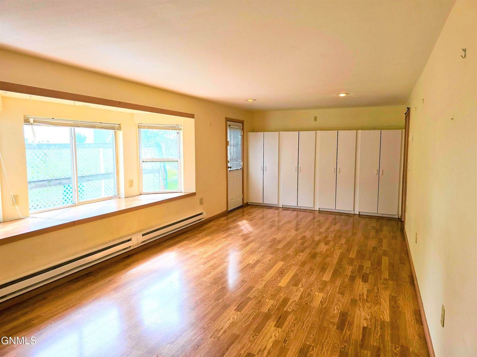 601 B Avenue East, Napoleon, ND 58561