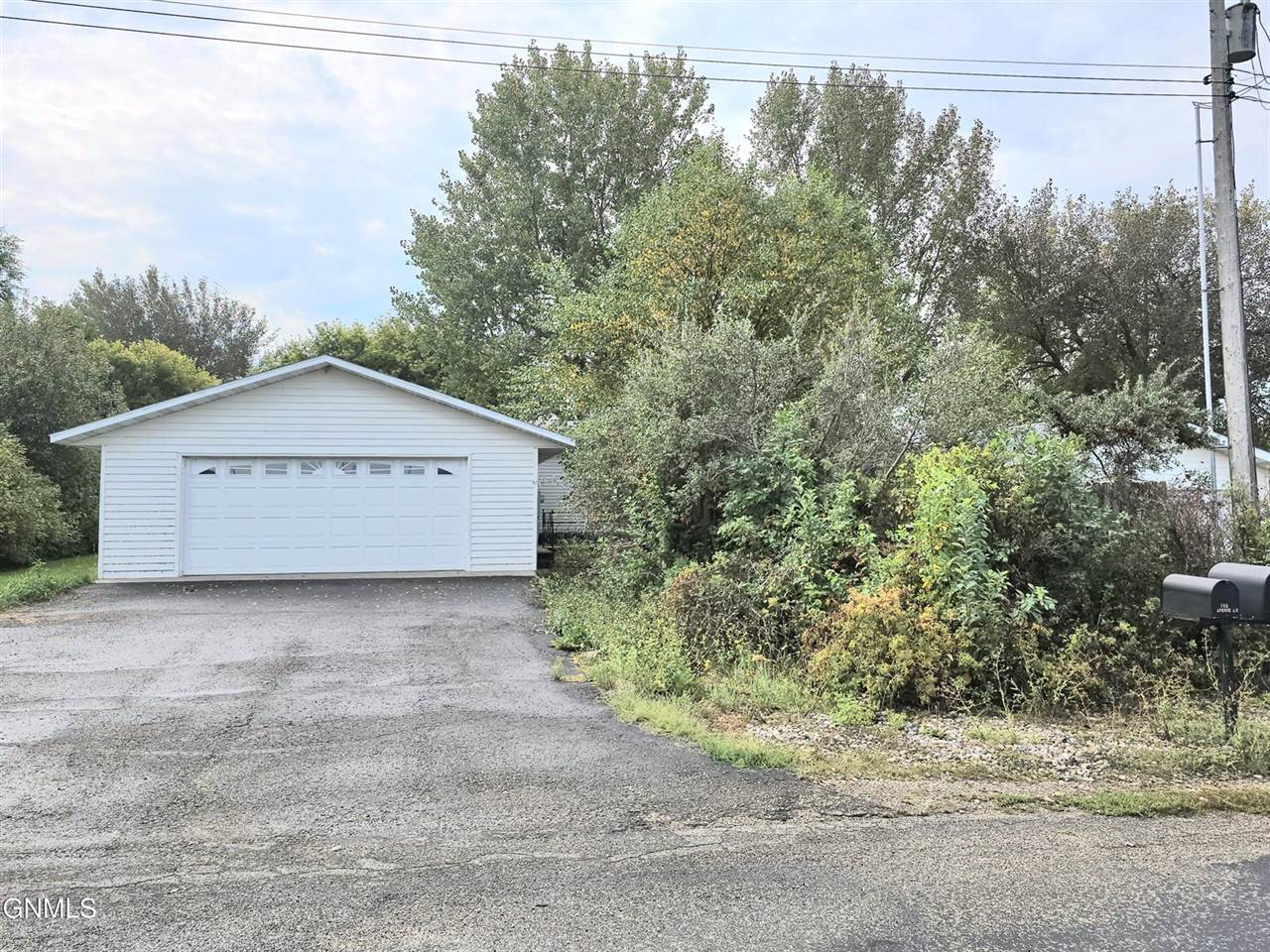 601 B Avenue East, Napoleon, ND 58561