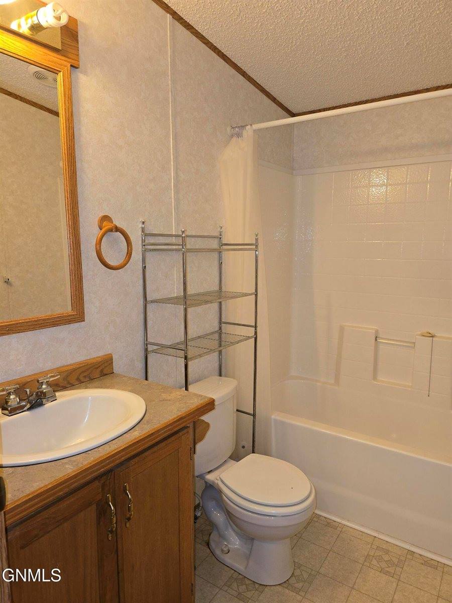 601 B Avenue East, Napoleon, ND 58561