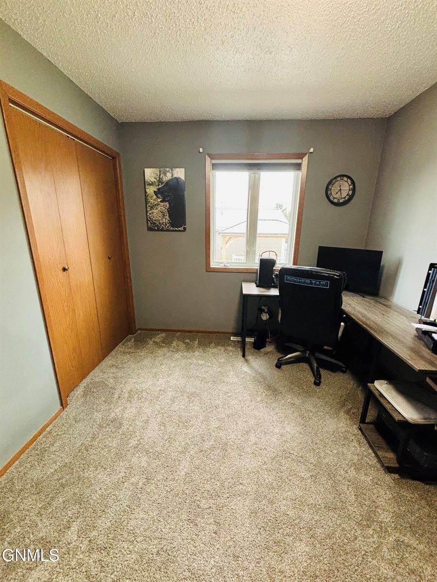 306 7th Street South, New Salem, ND 58563