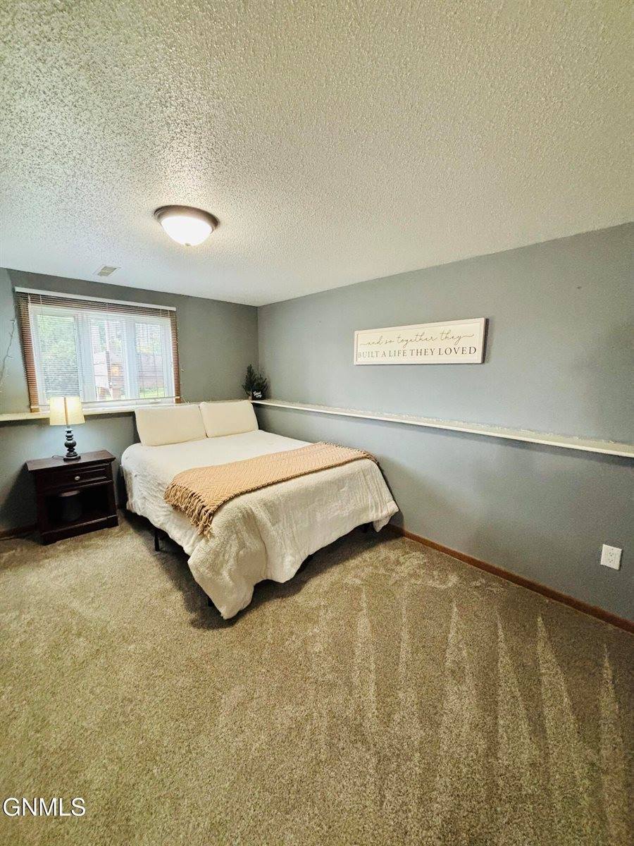 306 7th Street South, New Salem, ND 58563