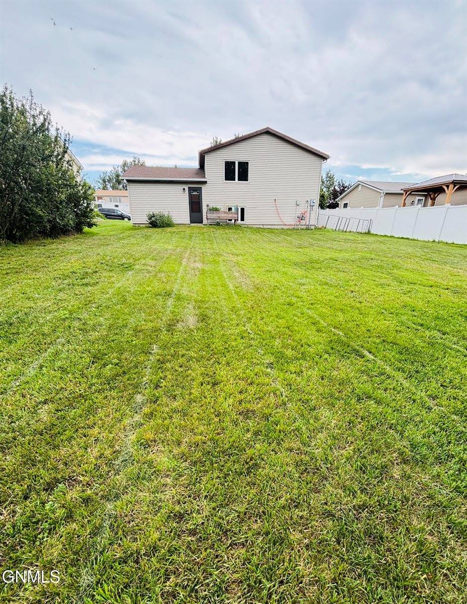 306 7th Street South, New Salem, ND 58563