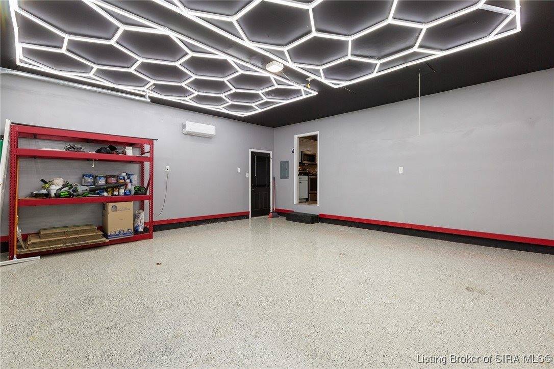 4605 Shadyview Drive, Floyds Knobs, IN 47119