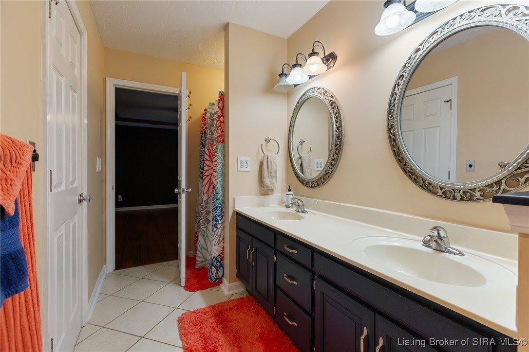 4605 Shadyview Drive, Floyds Knobs, IN 47119