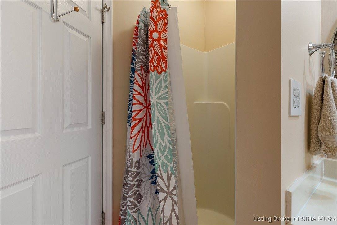 4605 Shadyview Drive, Floyds Knobs, IN 47119