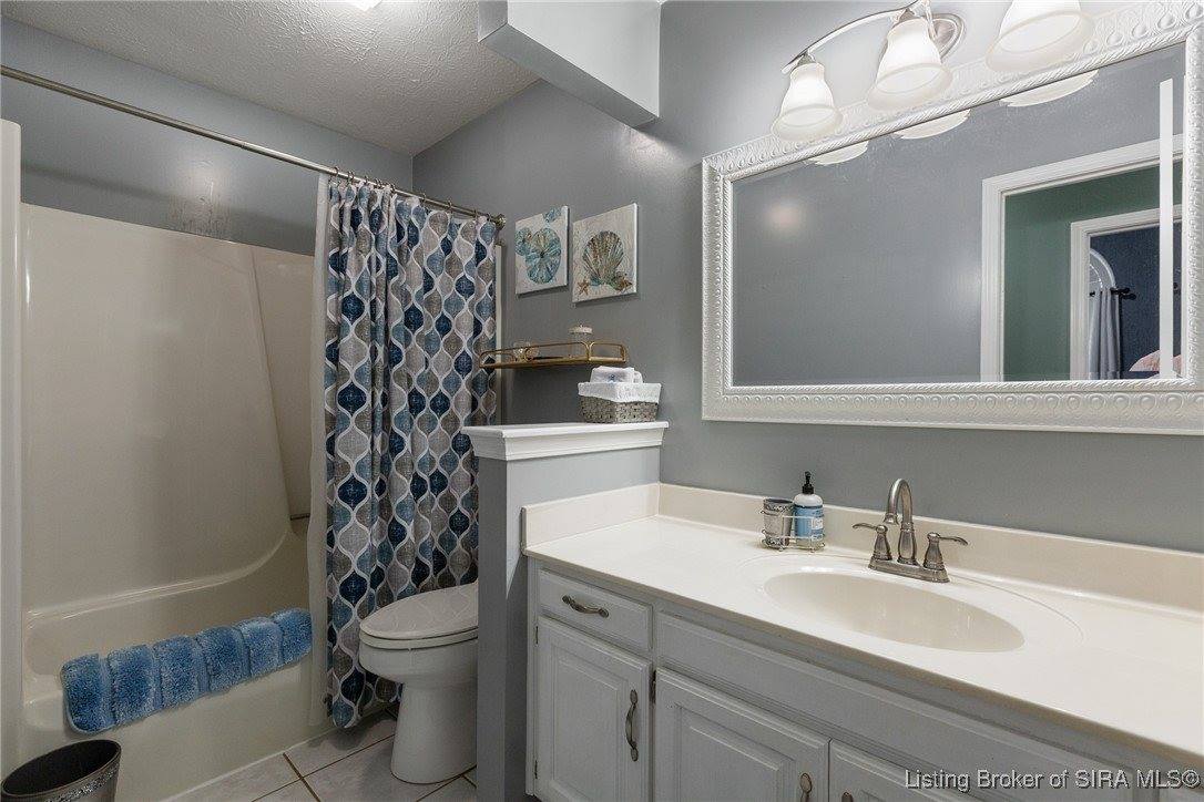 4605 Shadyview Drive, Floyds Knobs, IN 47119