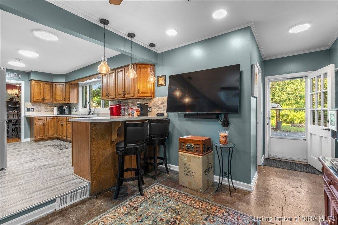 8410 Woodland Road, Charlestown, IN 47111