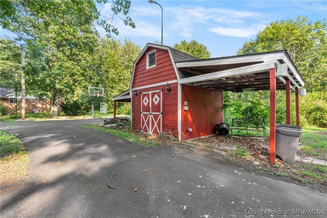 8410 Woodland Road, Charlestown, IN 47111