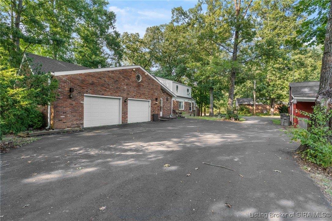 8410 Woodland Road, Charlestown, IN 47111