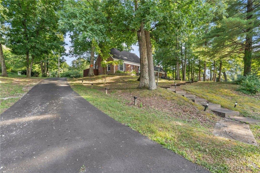 8410 Woodland Road, Charlestown, IN 47111