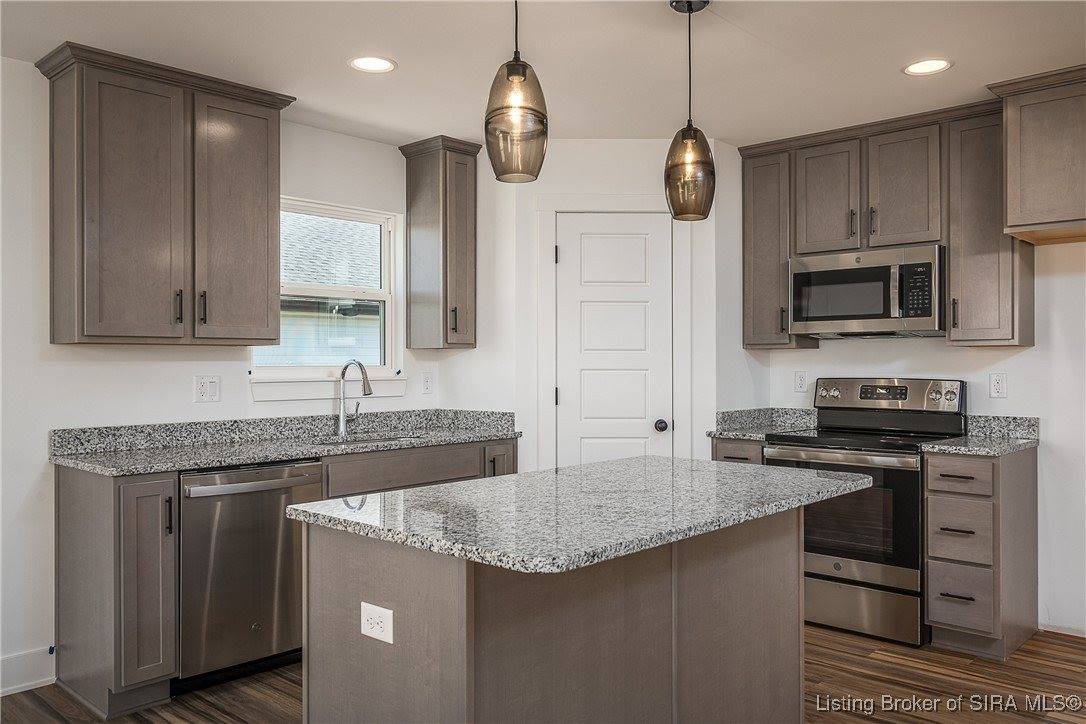 803 Wolf Run Park Boulevard, Jeffersonville, IN 47130