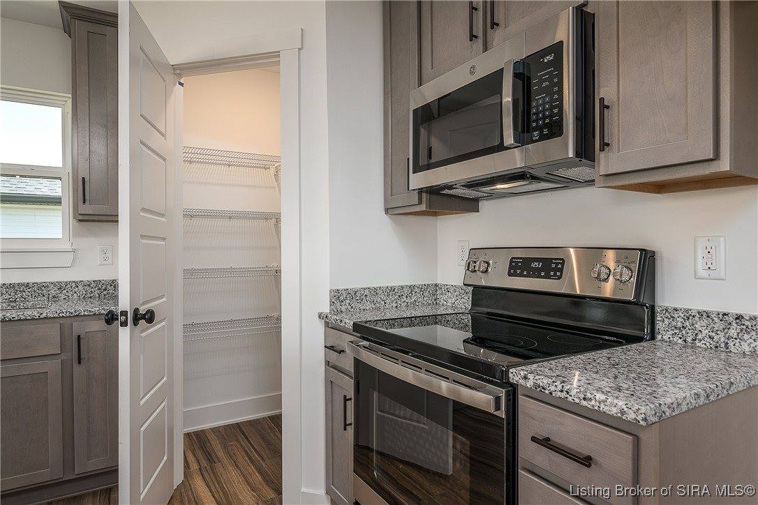 803 Wolf Run Park Boulevard, Jeffersonville, IN 47130