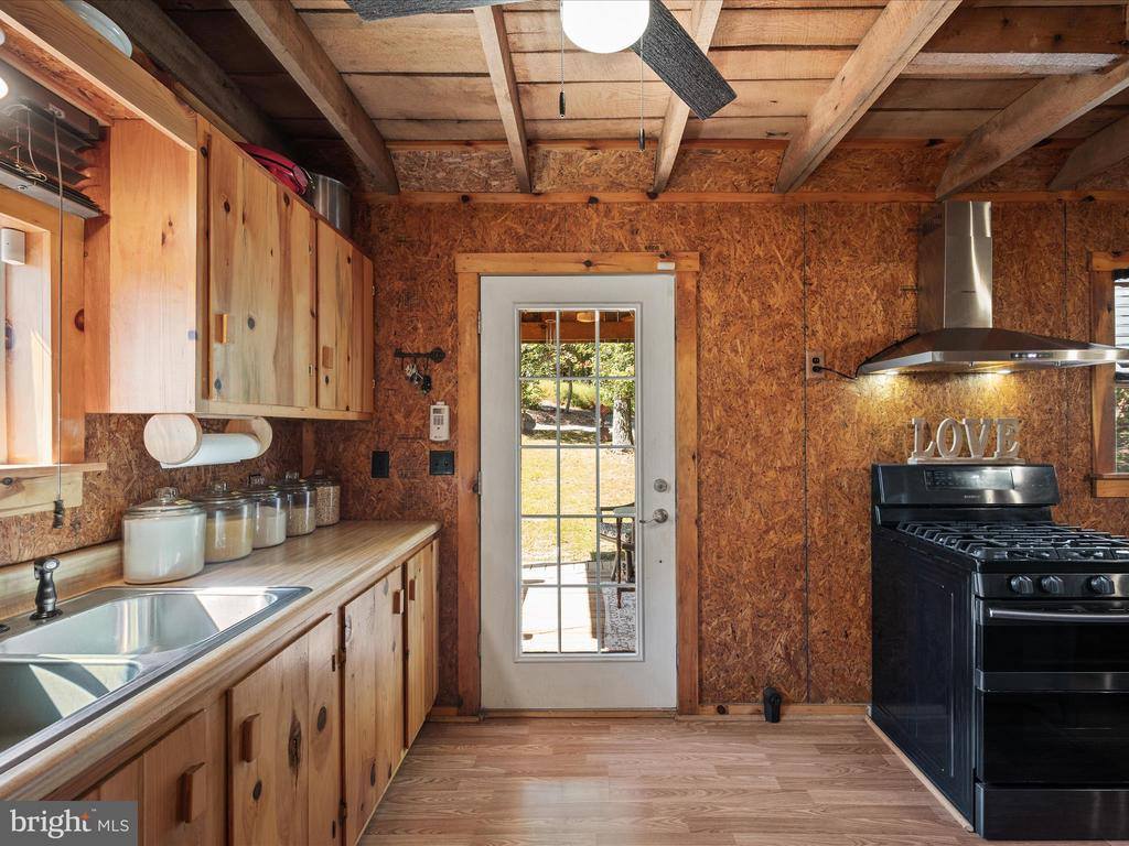 454 Wild Turkey Trail, Augusta, WV 26704