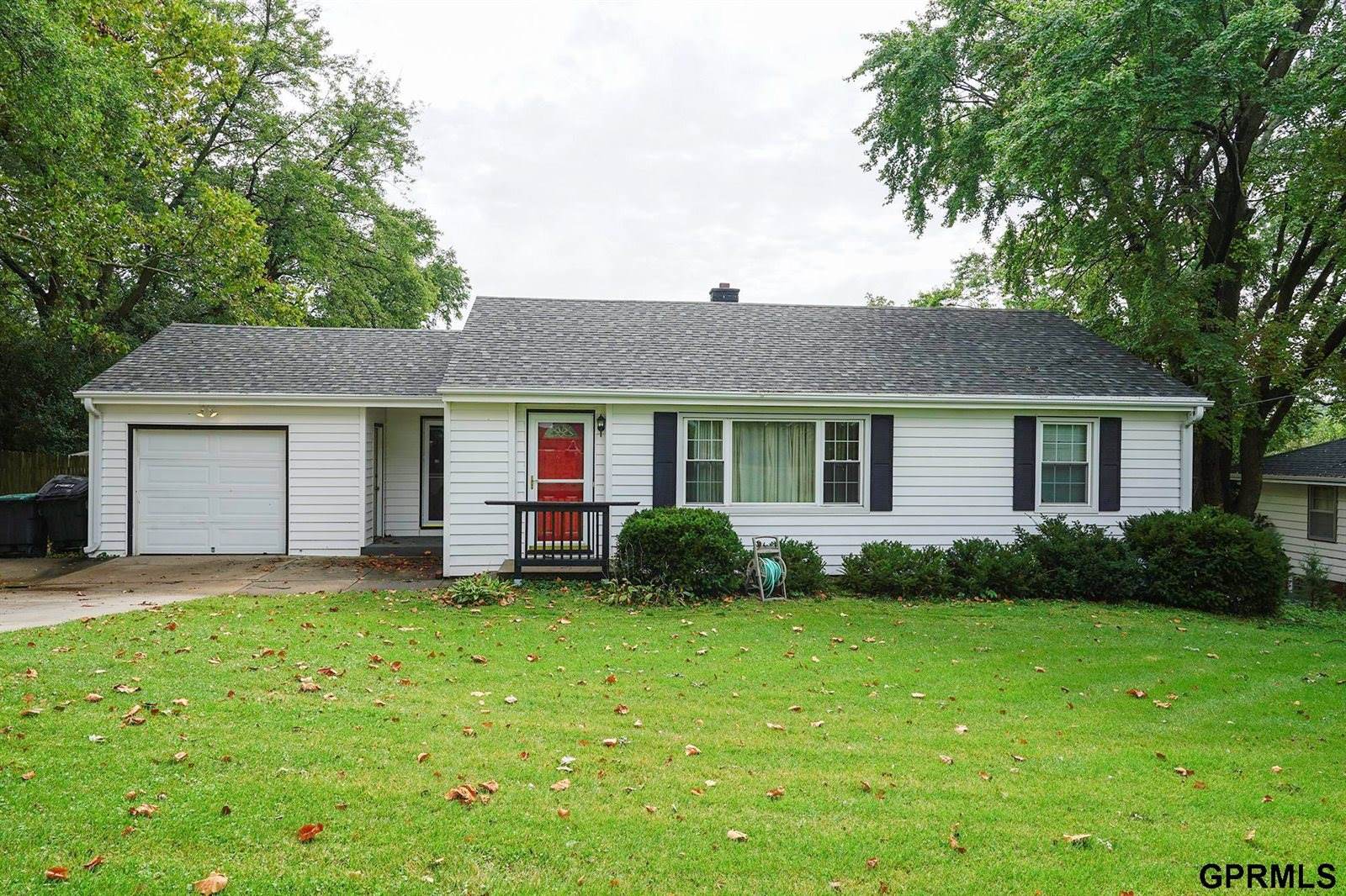 8217 Boyd Street, Omaha, NE 68134