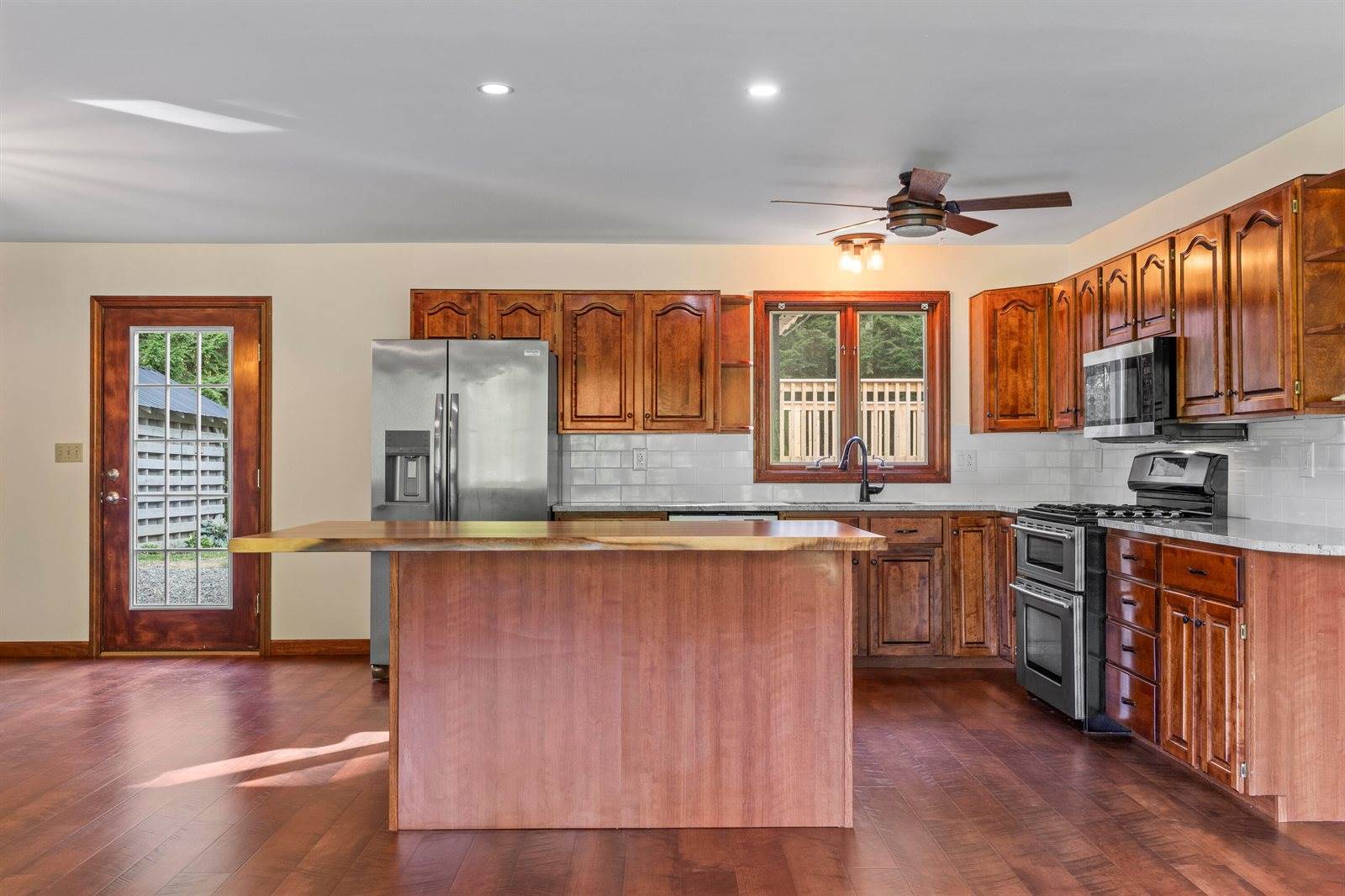 16 Chantal Drive, Sidney, ME 04330