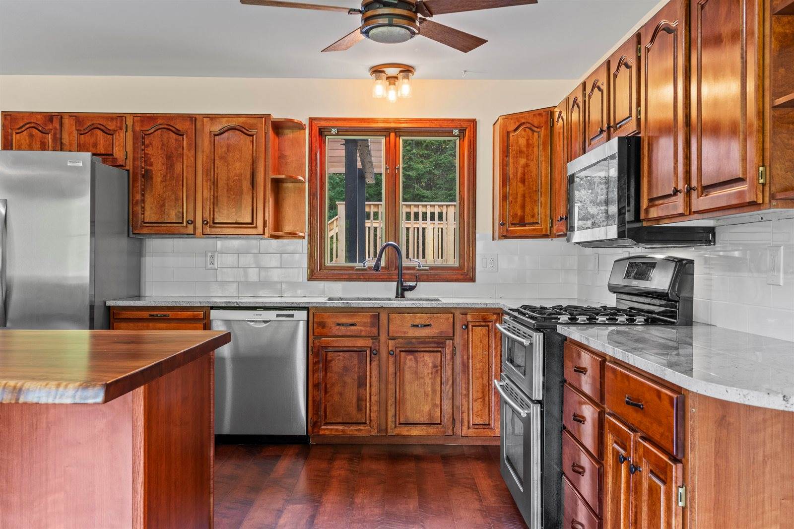 16 Chantal Drive, Sidney, ME 04330