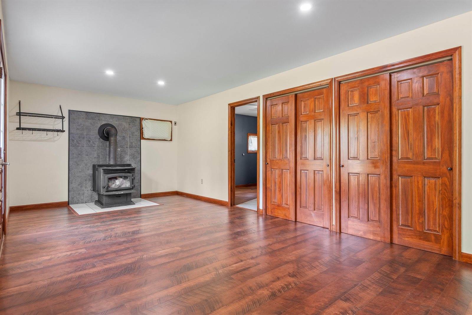 16 Chantal Drive, Sidney, ME 04330