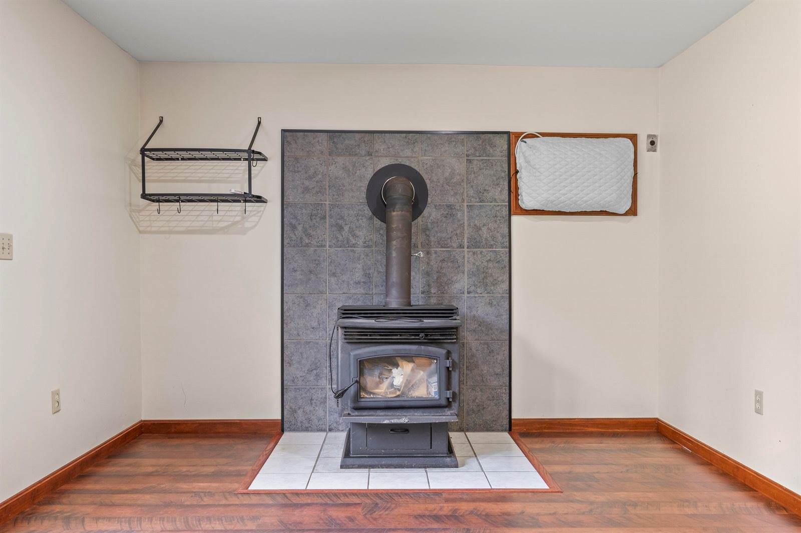 16 Chantal Drive, Sidney, ME 04330